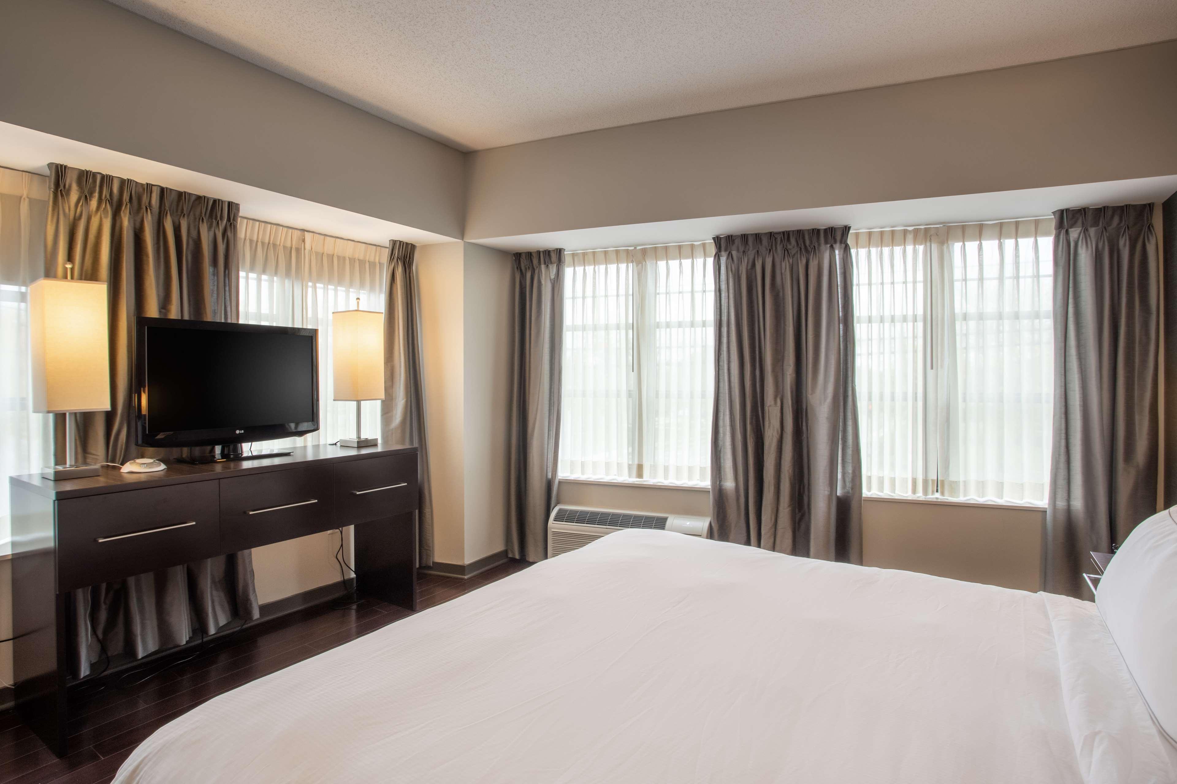 The Mosey Buffalo Williamsville Tapestry Collection Hilton Extérieur photo