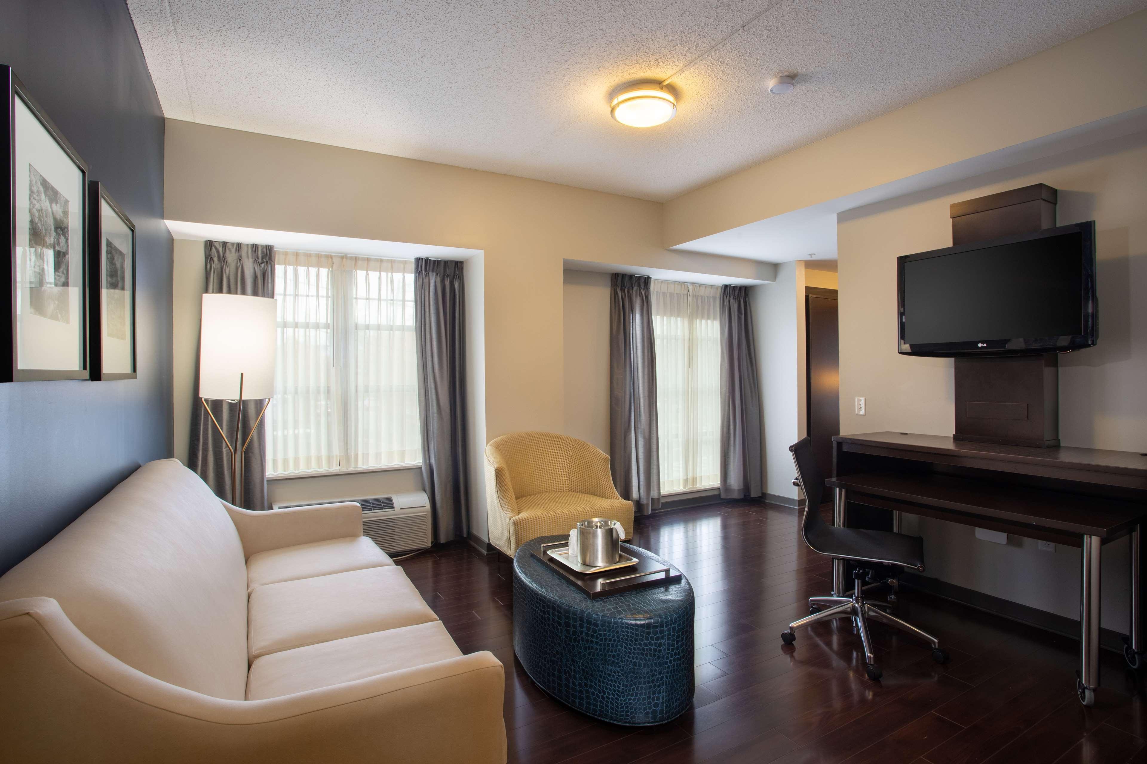The Mosey Buffalo Williamsville Tapestry Collection Hilton Extérieur photo