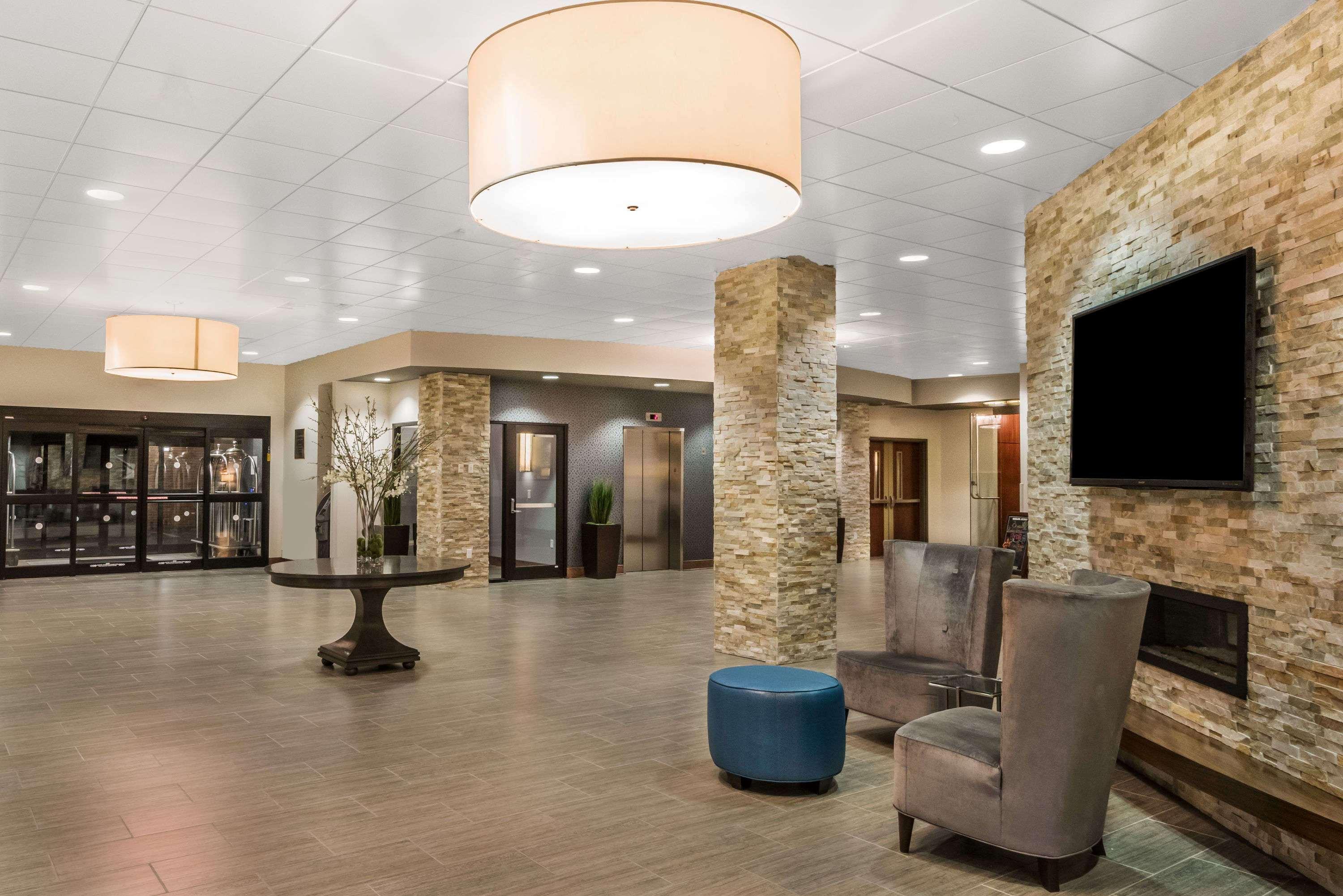The Mosey Buffalo Williamsville Tapestry Collection Hilton Extérieur photo