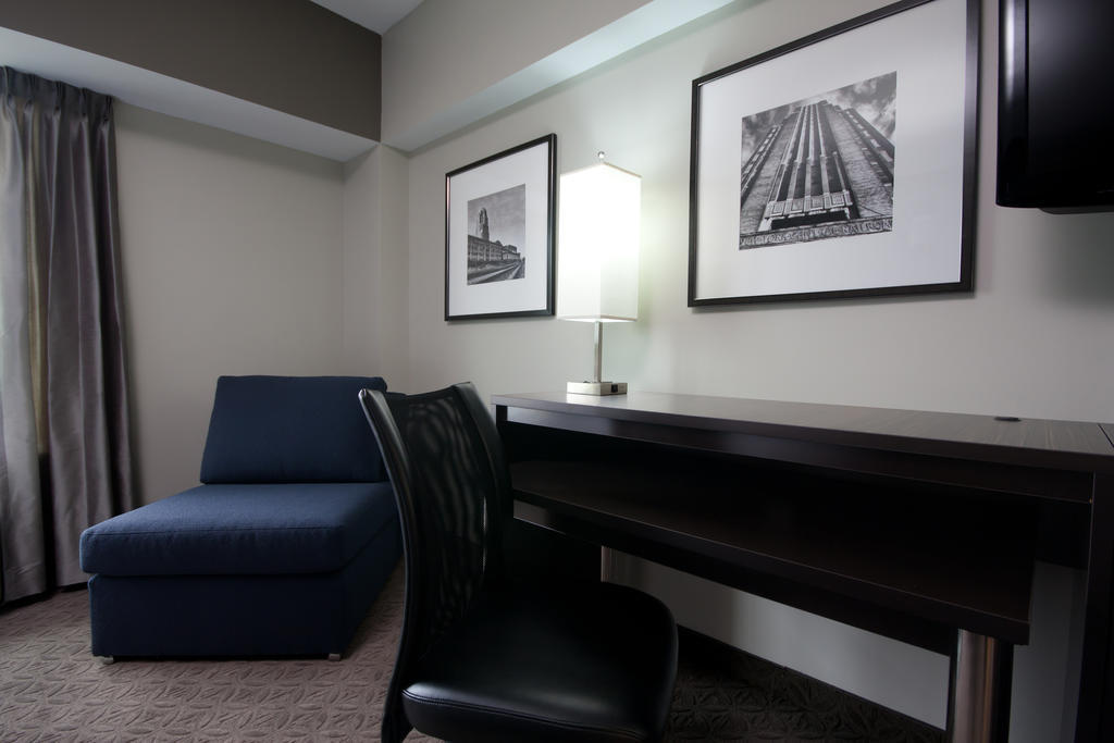 The Mosey Buffalo Williamsville Tapestry Collection Hilton Chambre photo